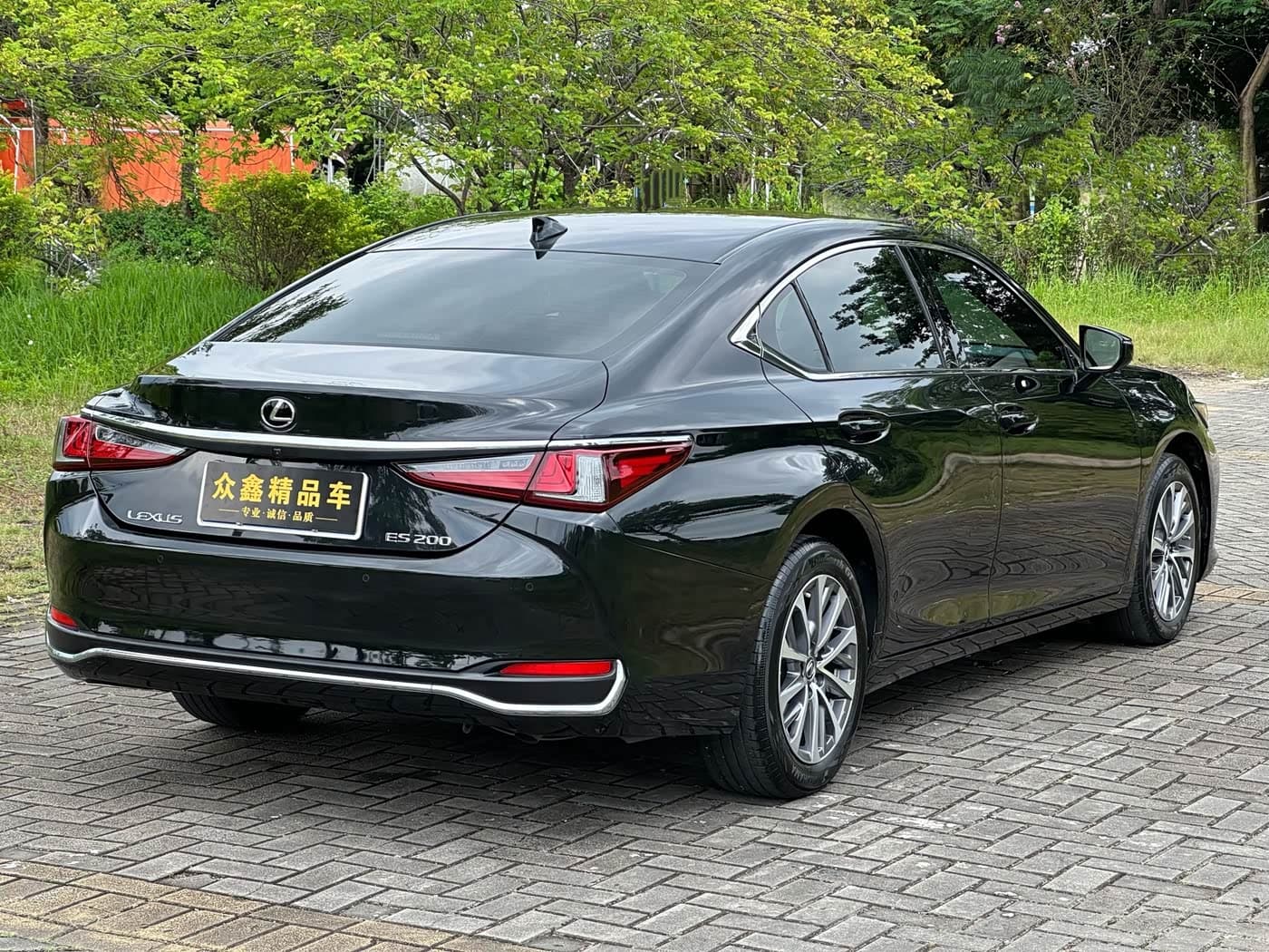 Lexus ES 2022 — Фото 14/18