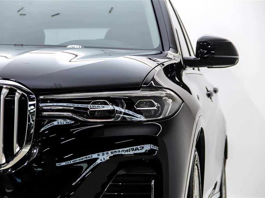 BMW X7 2022 — Фото 10/20