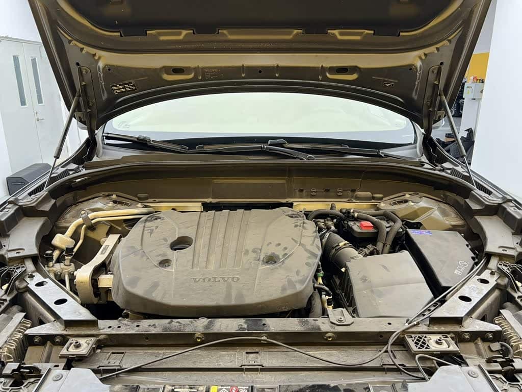 Volvo XC60 2022 — Фото 11/20