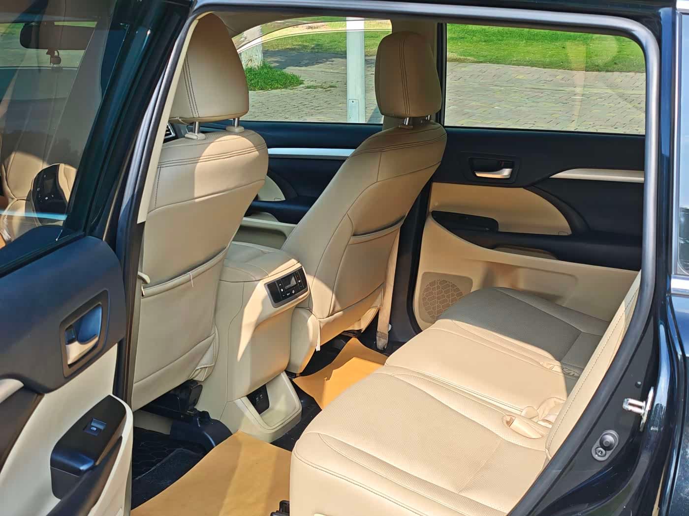 Toyota Highlander 2020 — Фото 10/20