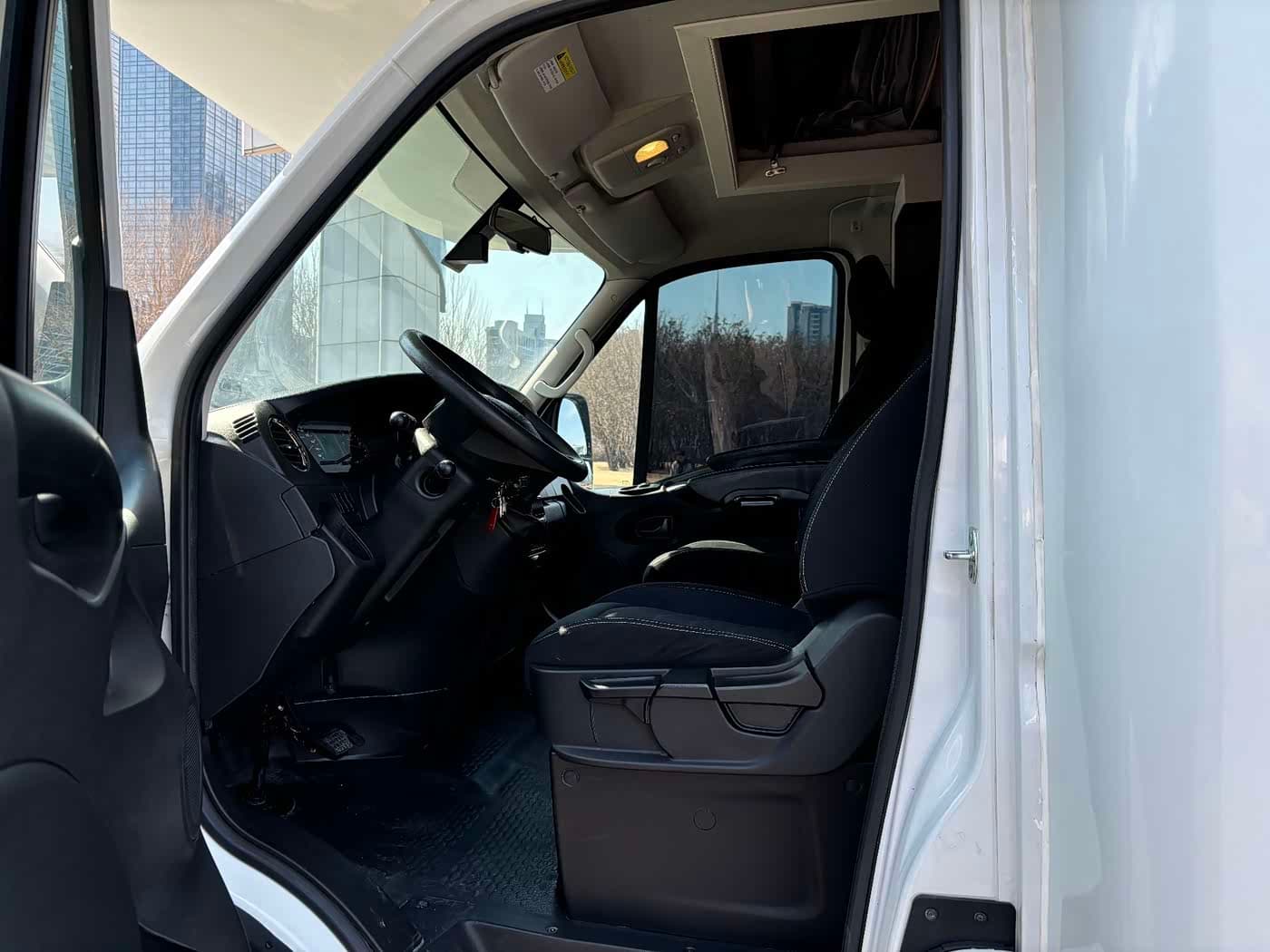 Iveco Daily 2023 — Фото 8/20