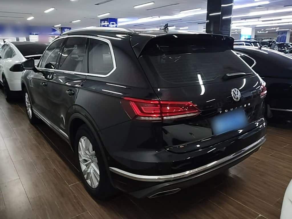 Volkswagen Touareg 2019 — Фото 5/20