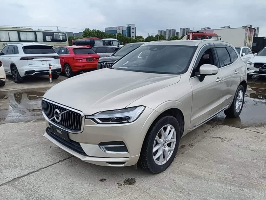 Volvo XC60 2020 — Фото 1/20
