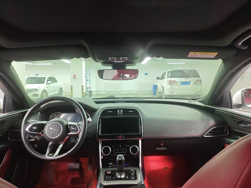 Jaguar XEL 2020 — Фото 10/12