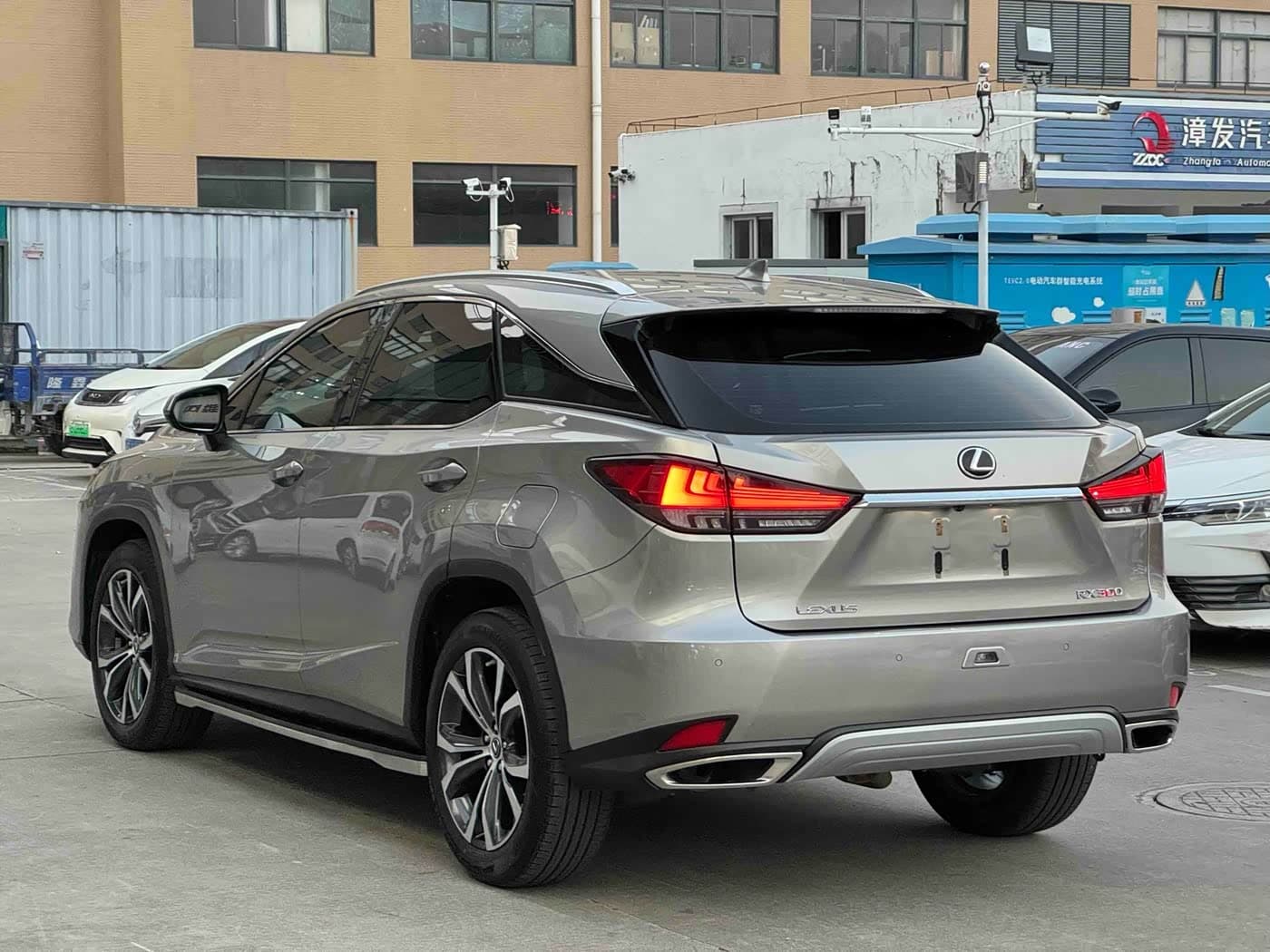 Lexus RX 2021 — Фото 9/9