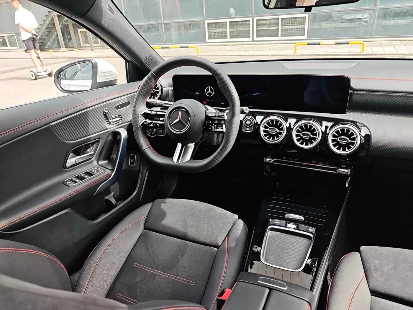 Mercedes-Benz A-Class 2026 — Фото 12/14