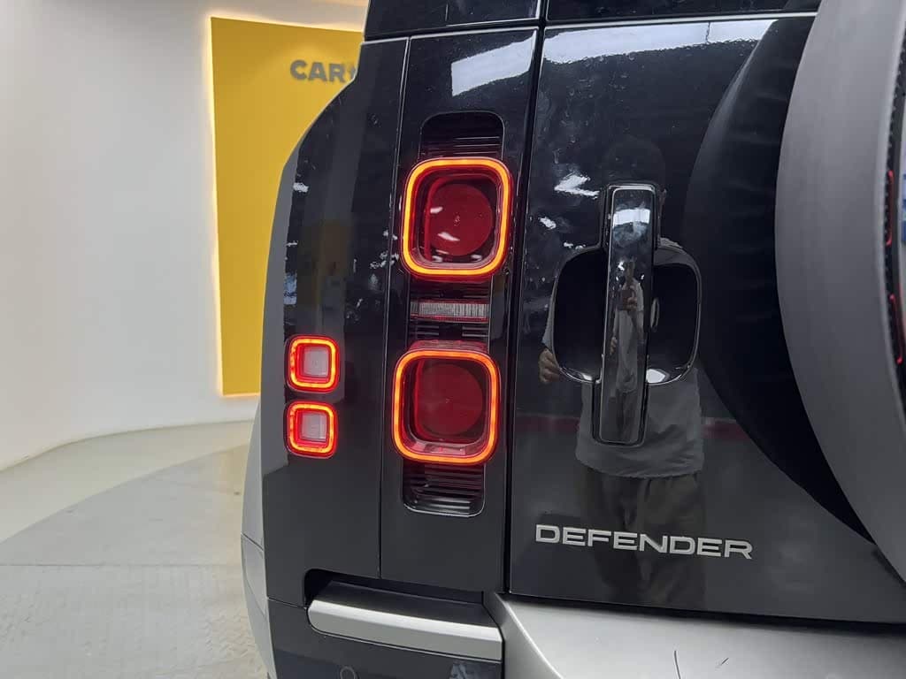Land Rover Defender 2023 — Фото 9/20
