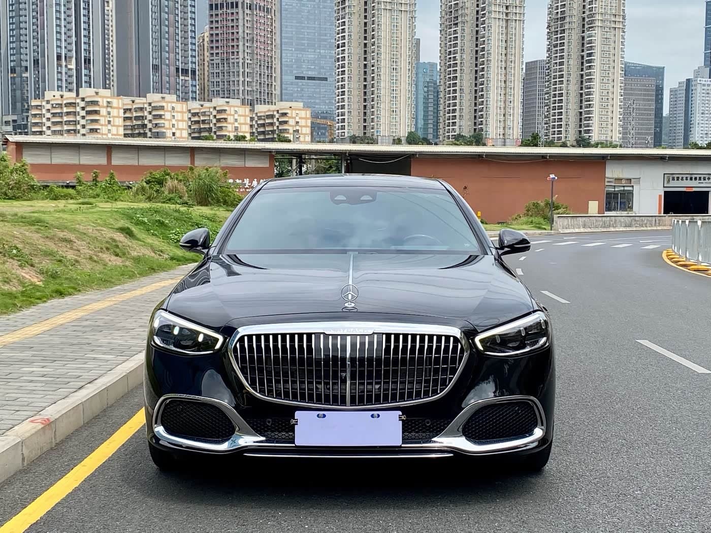 Mercedes-Benz Maybach S-Class 2021 — Фото 2/12