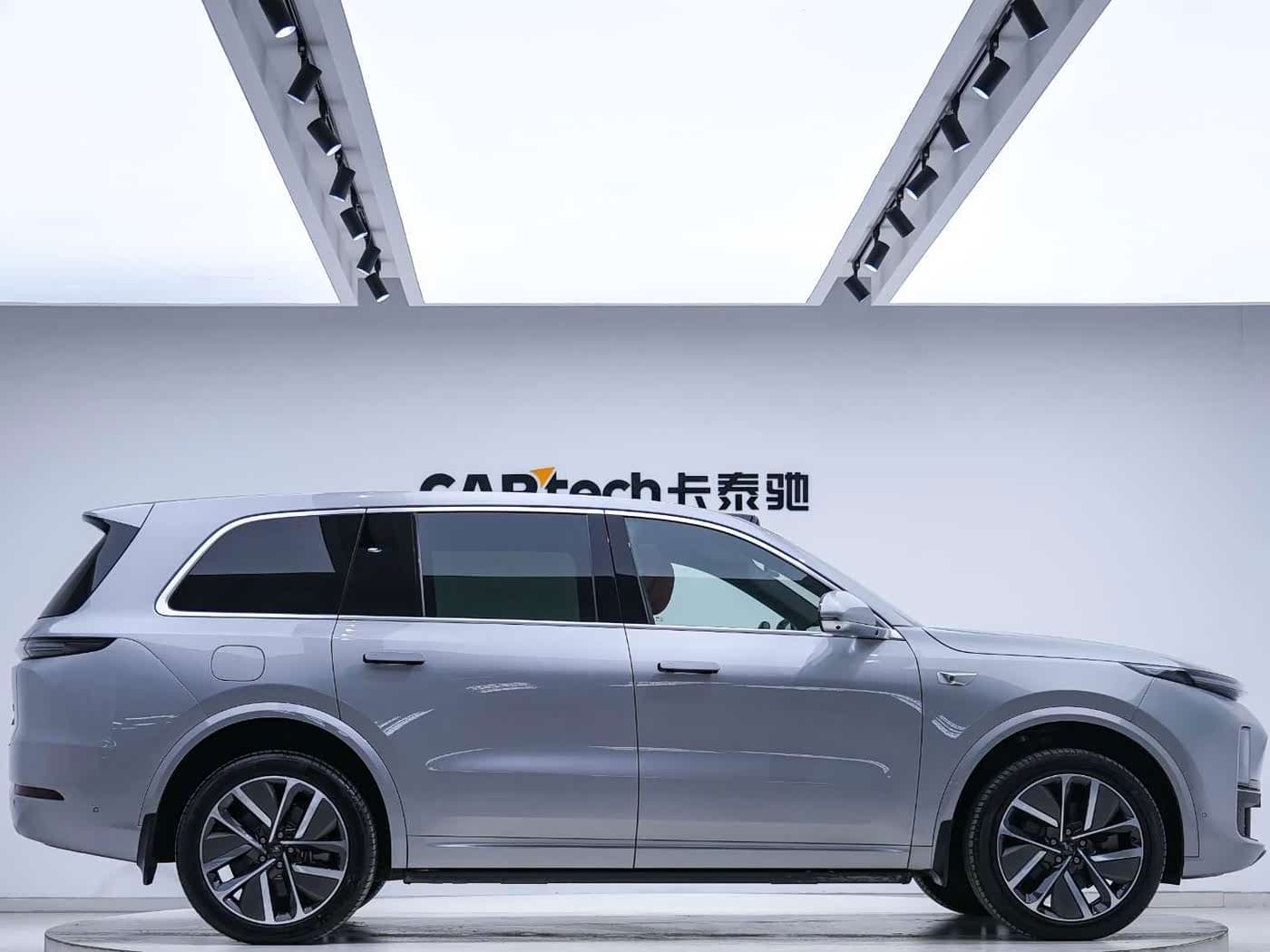 Li Auto Li Xiang L9 2024 — Фото 8/20
