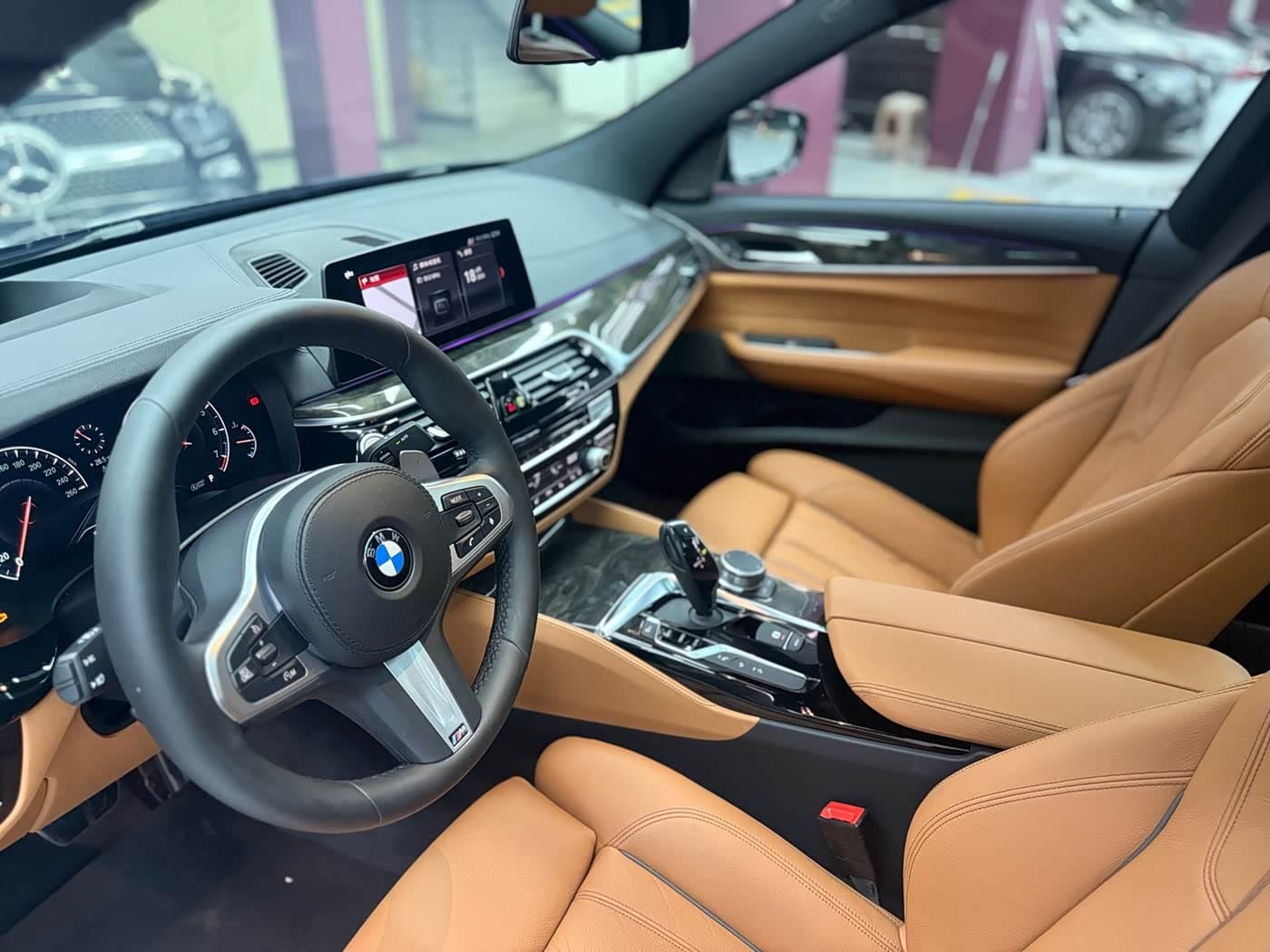 BMW 6 Series GT 2019 — Фото 13/20