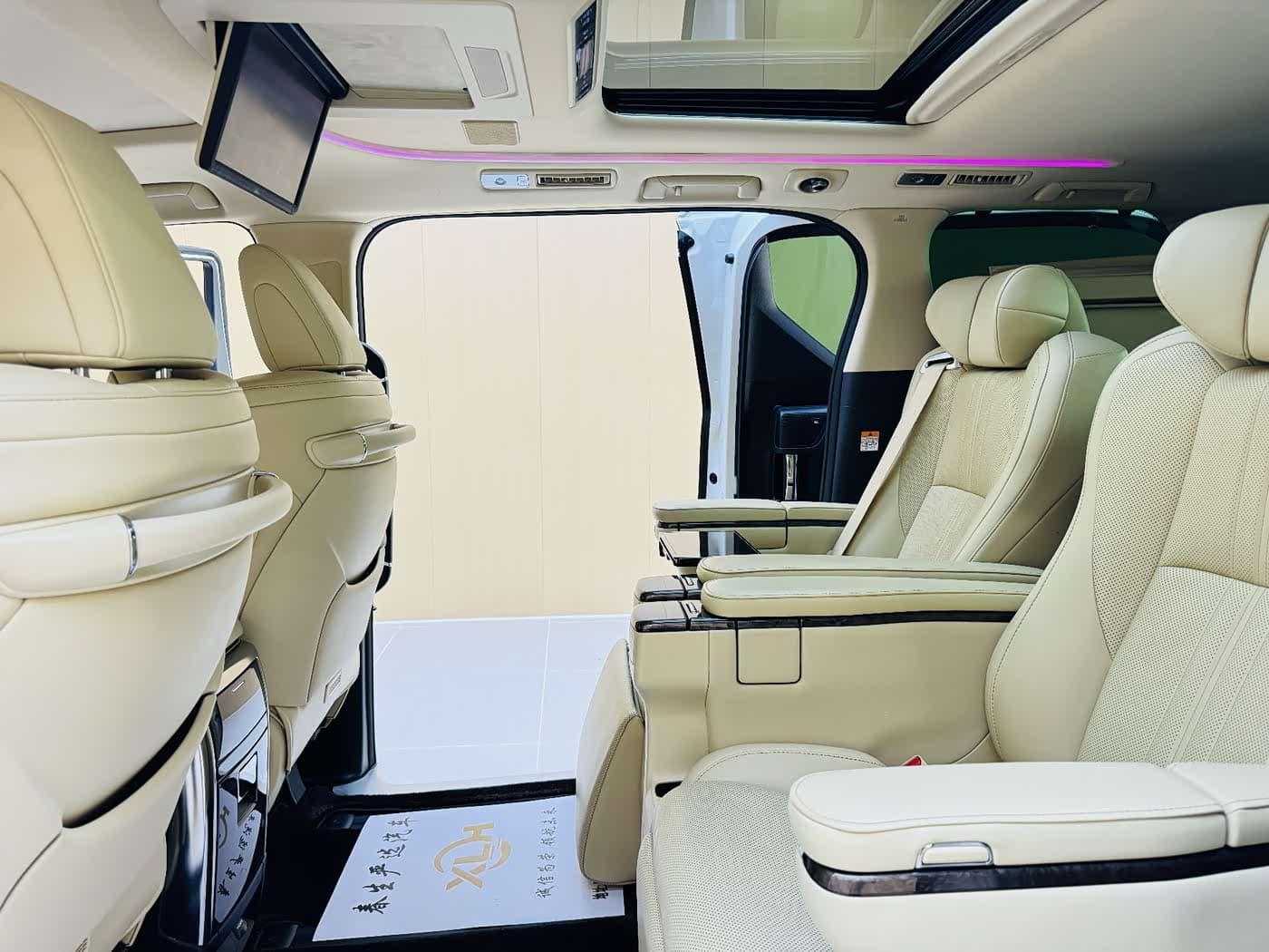 Toyota Vellfire 2023 — Фото 12/17