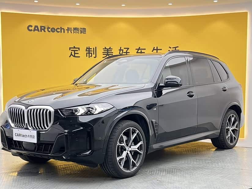 BMW X5 2024 — Фото 1/20