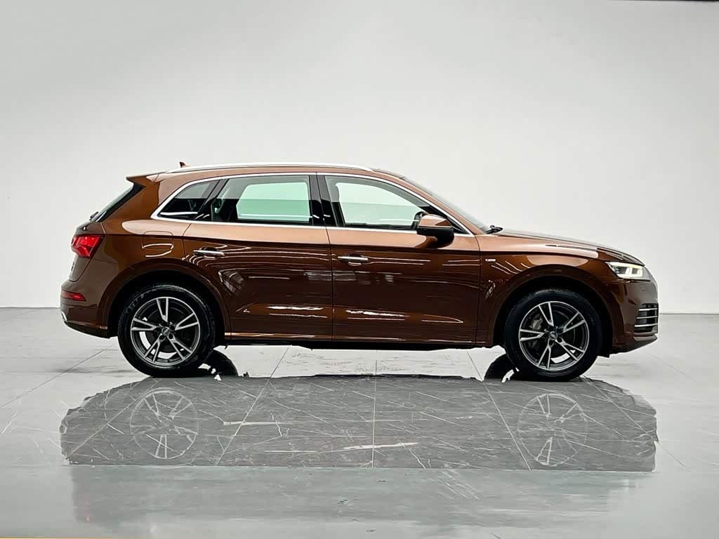 Audi Q5L 2019 — Фото 7/20