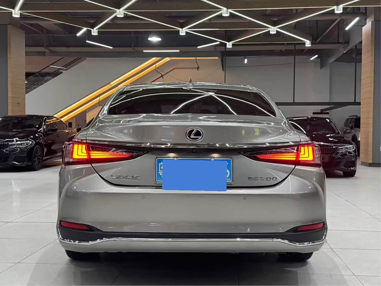 Lexus ES 2019 — Фото 5/12