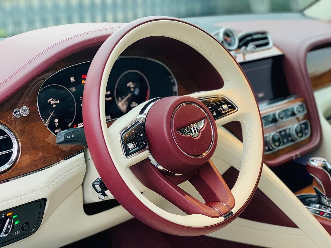 Bentley Bentayga 2021 — Фото 5/20