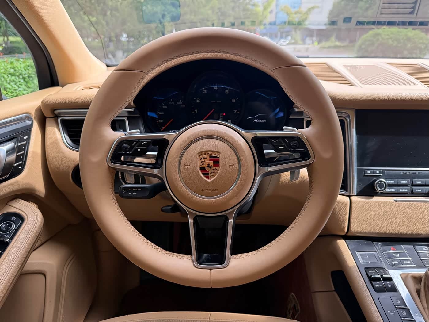Porsche Macan 2016 — Фото 6/13