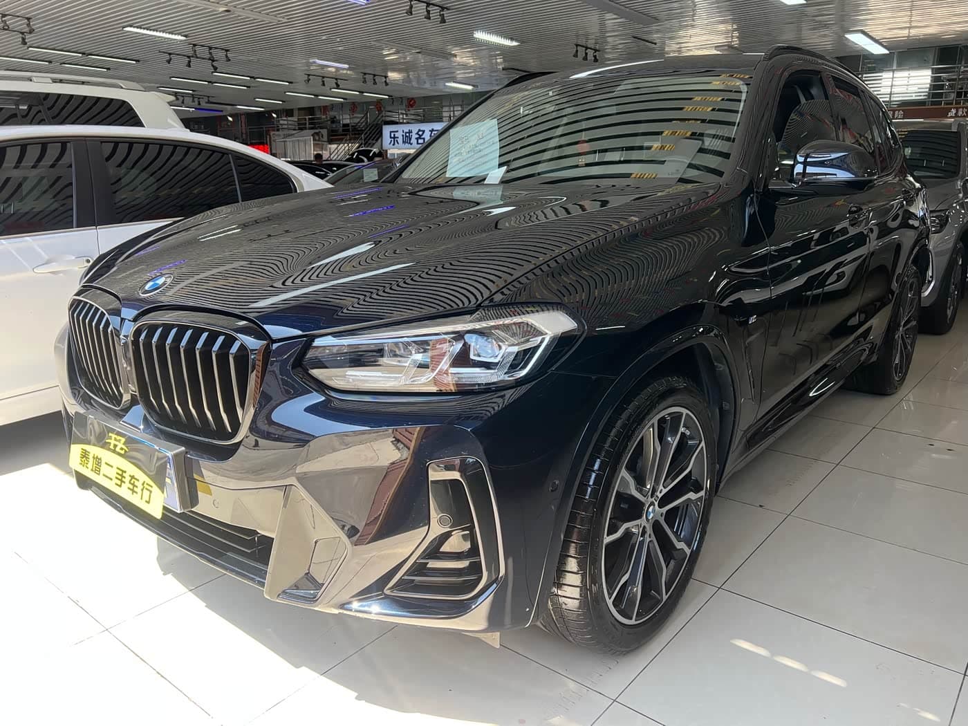BMW X3 2022 — Фото 1/10
