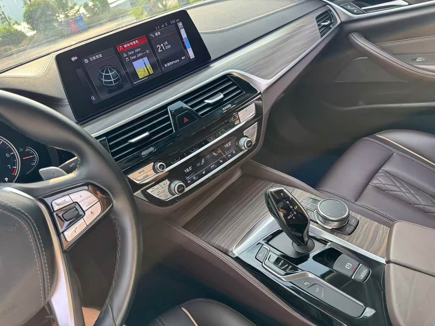 BMW 5 Series 2018 — Фото 7/10