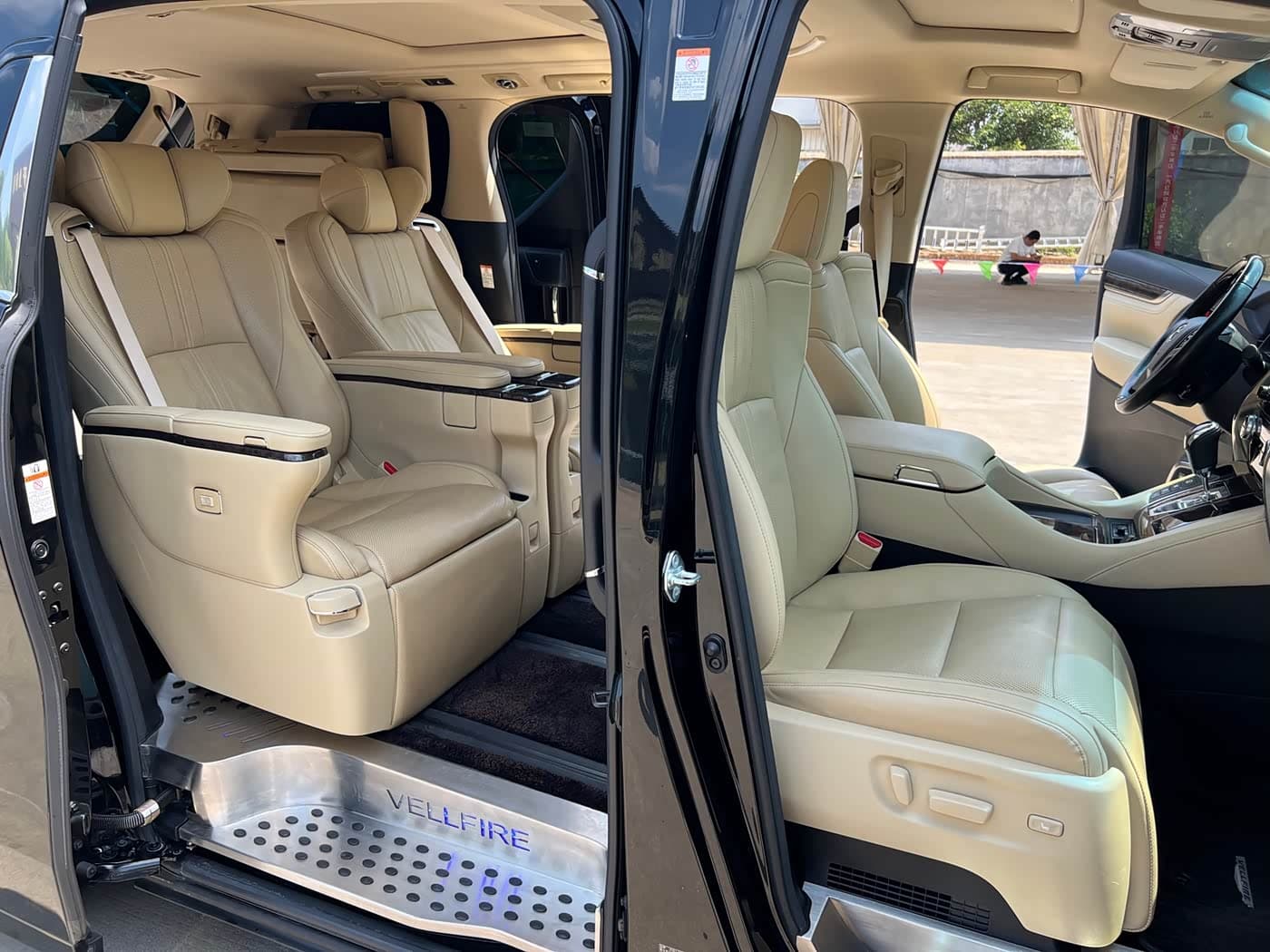 Toyota Vellfire 2021 — Фото 10/15