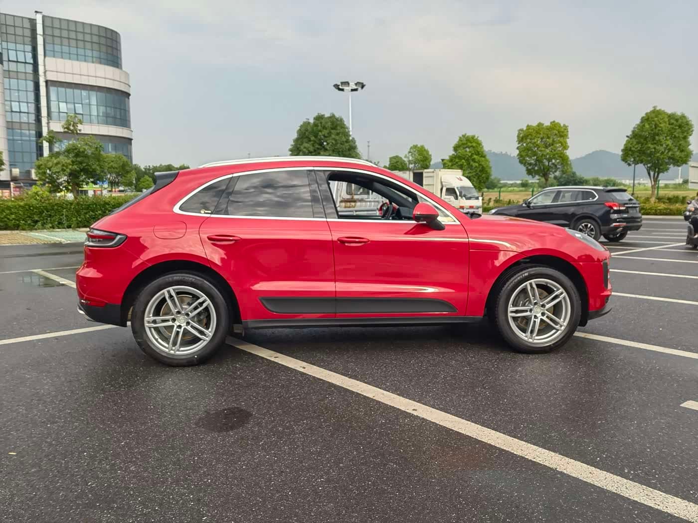 Porsche Macan 2022 — Фото 6/16