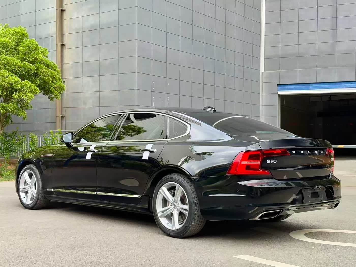 Volvo S90 2019 — Фото 6/20