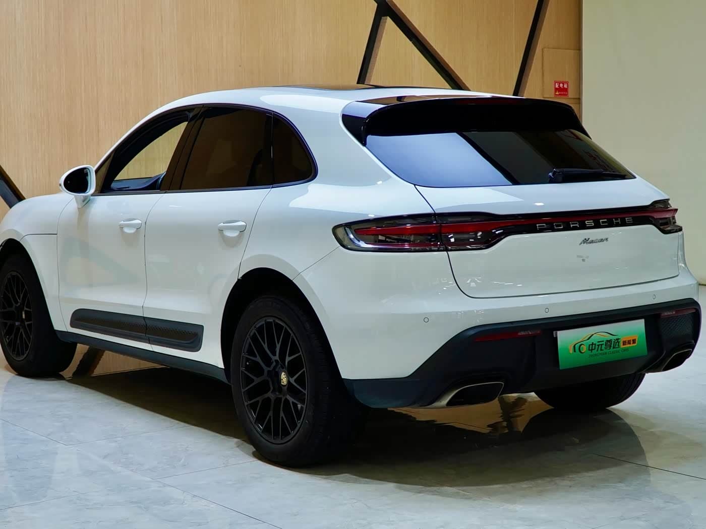 Porsche Macan 2024 — Фото 12/12