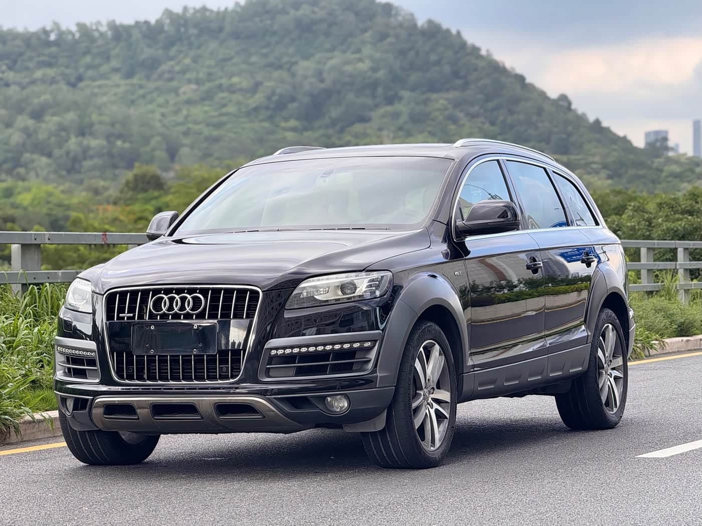 Audi Q7 2015 — Фото 1/20