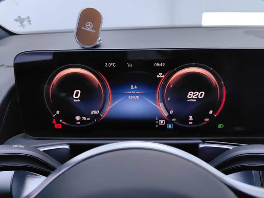 Mercedes-Benz GLB 2023 — Фото 14/16