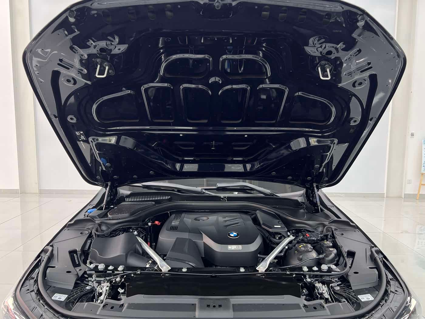 BMW 5 Series 2025 — Фото 10/20