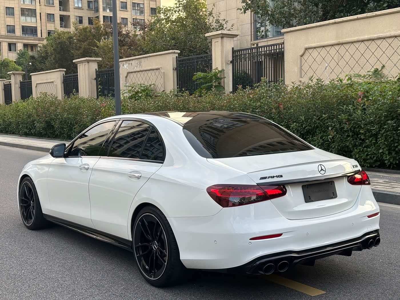Mercedes-Benz E-Class AMG 2021 — Фото 6/14