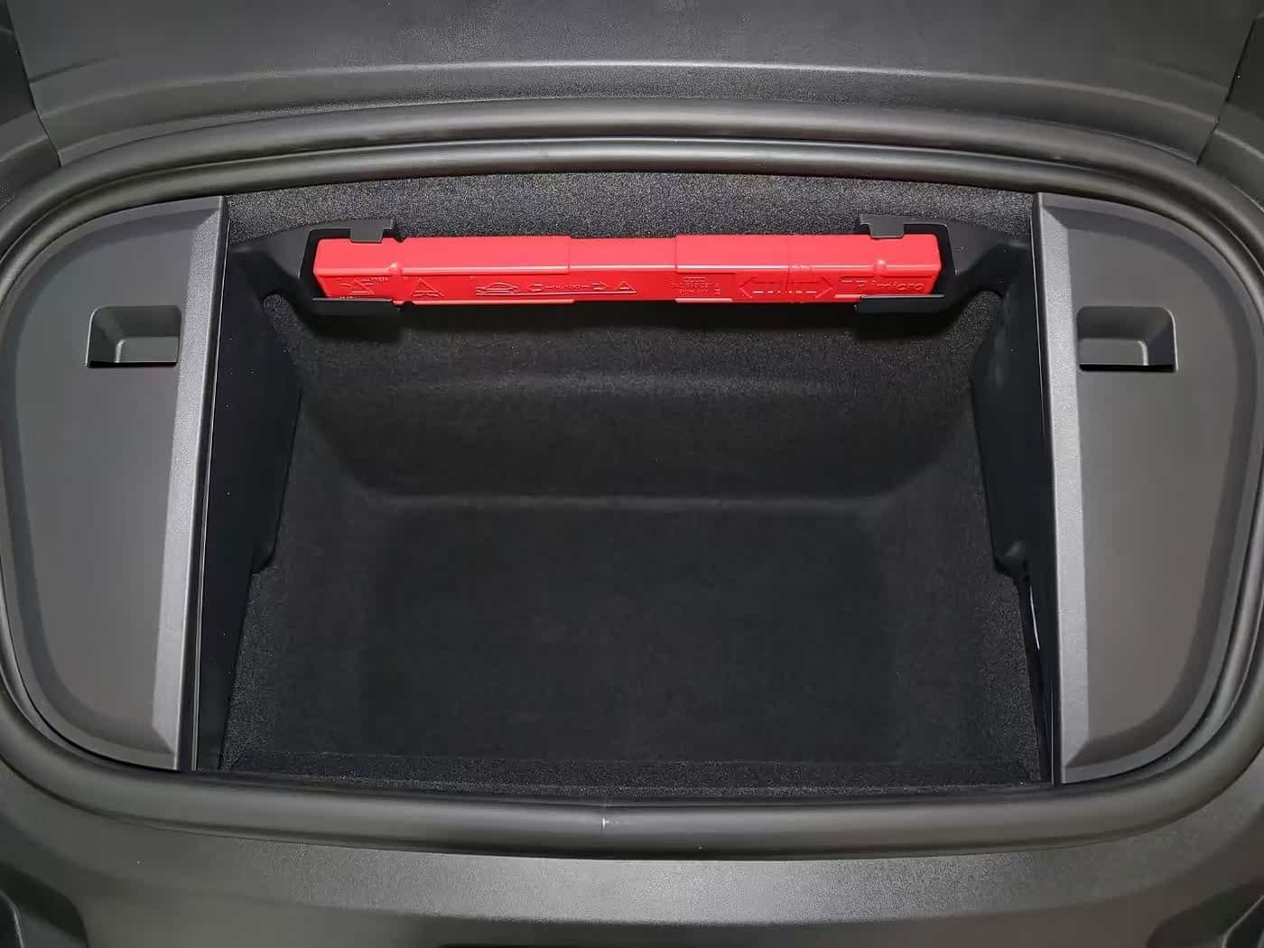 Porsche Taycan 2021 — Фото 16/17