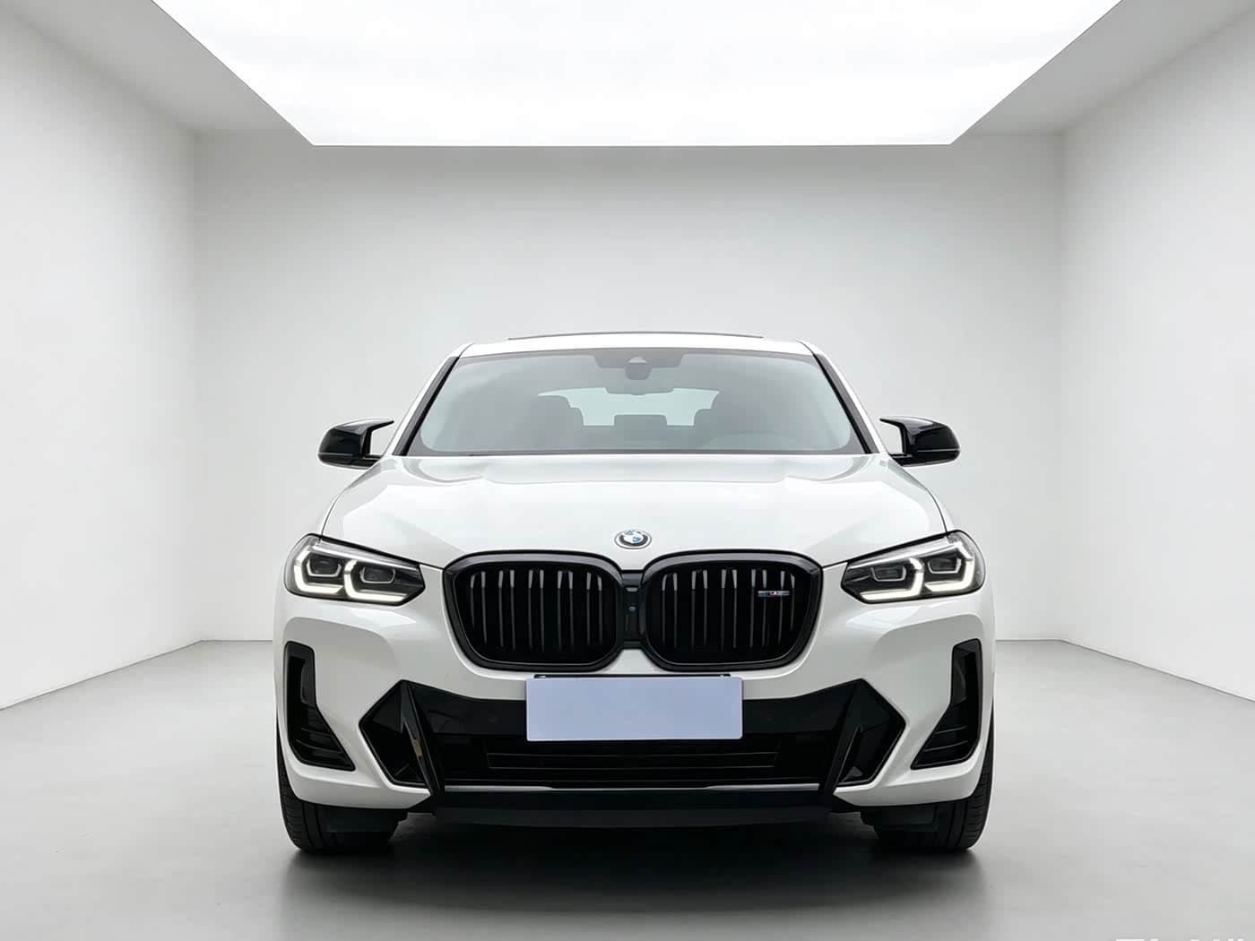 BMW X4 M40i 2023 — Фото 2/13