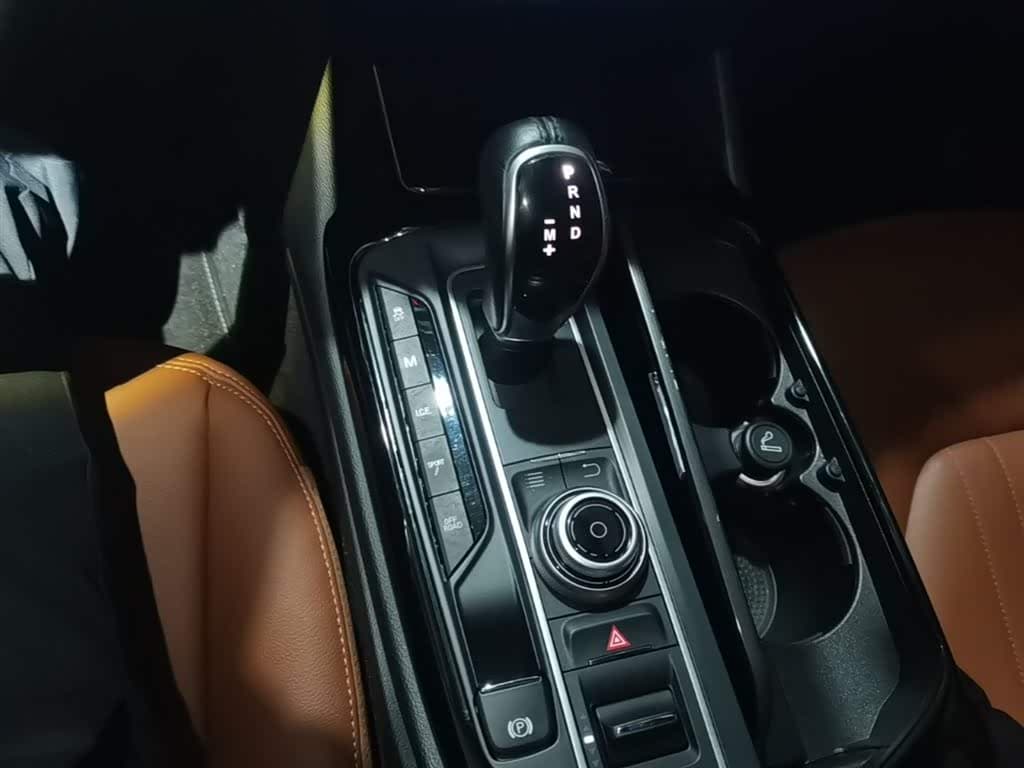 Maserati Levante 2018 — Фото 14/20