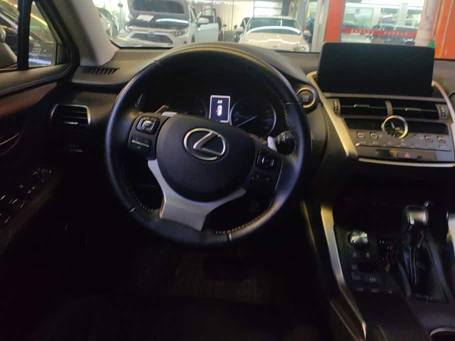 Lexus NX 2018 — Фото 15/16