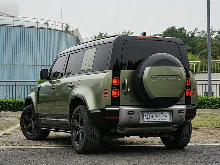 Land Rover Defender 2023 — Фото 7/20