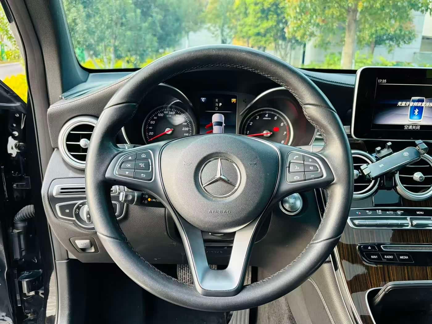 Mercedes-Benz GLC 2018 — Фото 15/20