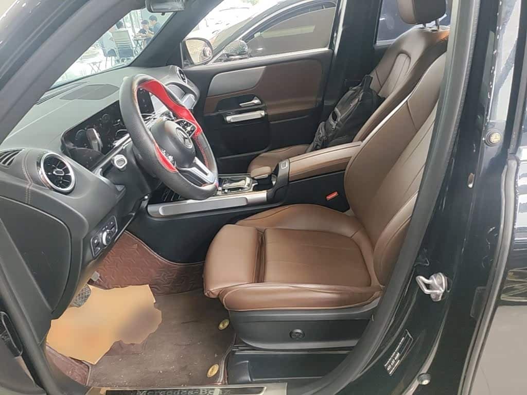 Mercedes-Benz GLB 2023 — Фото 15/20