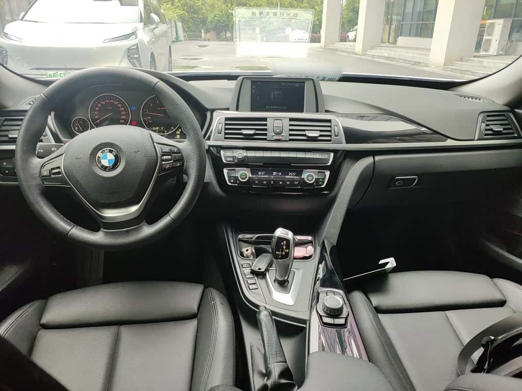 BMW 3 Series GT 2018 — Фото 6/20