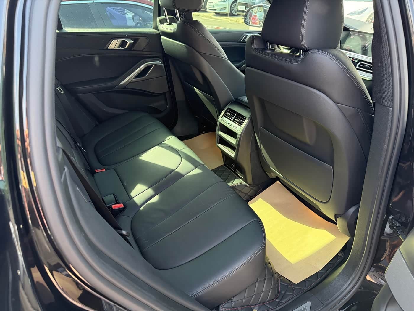 BMW X6 2020 — Фото 12/14