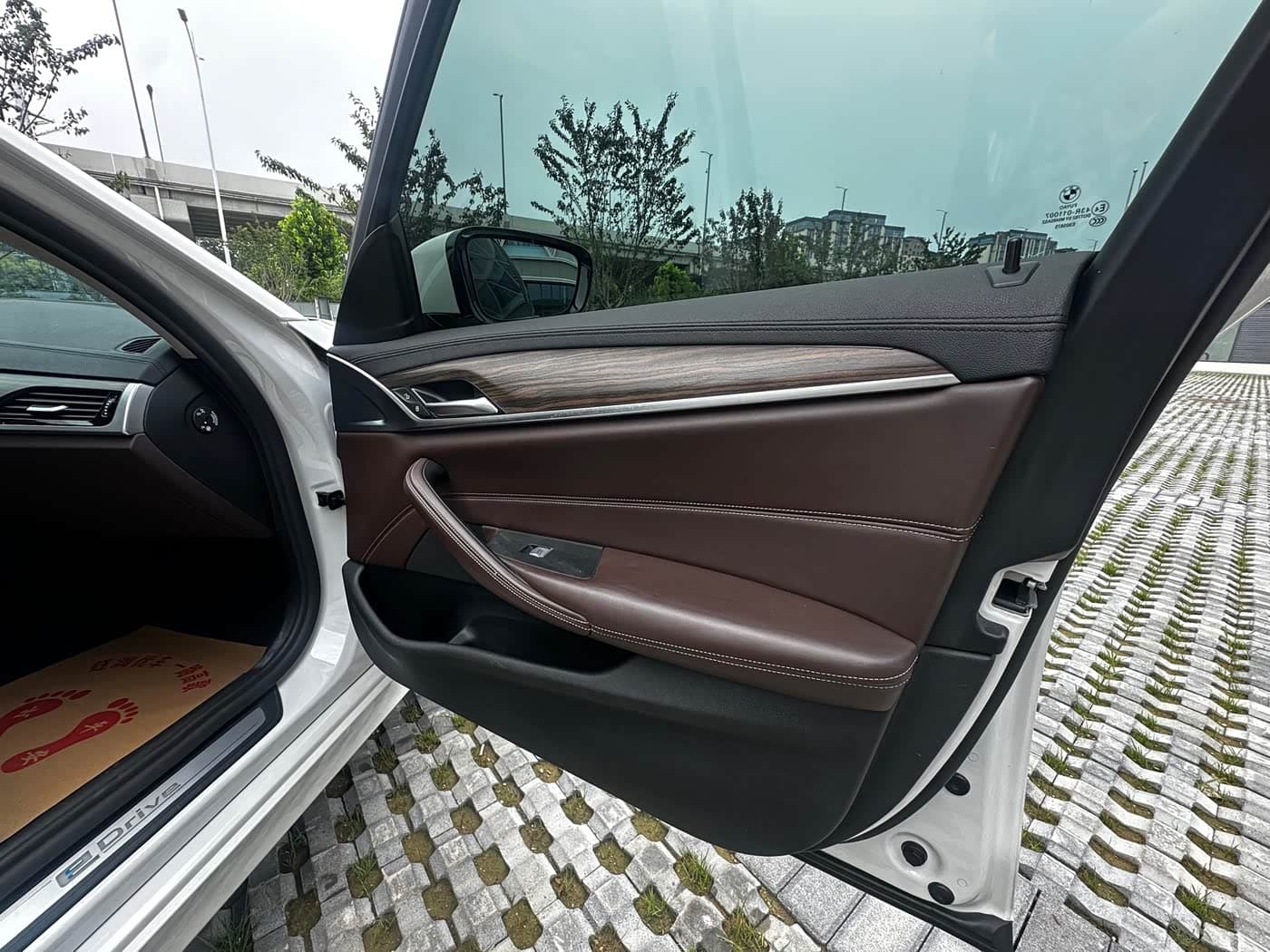 BMW 5 Series New Energy 2019 — Фото 19/20