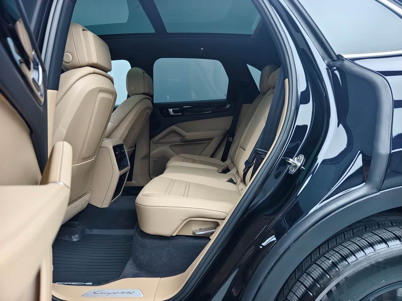Porsche Cayenne New Energy 2019 — Фото 10/11