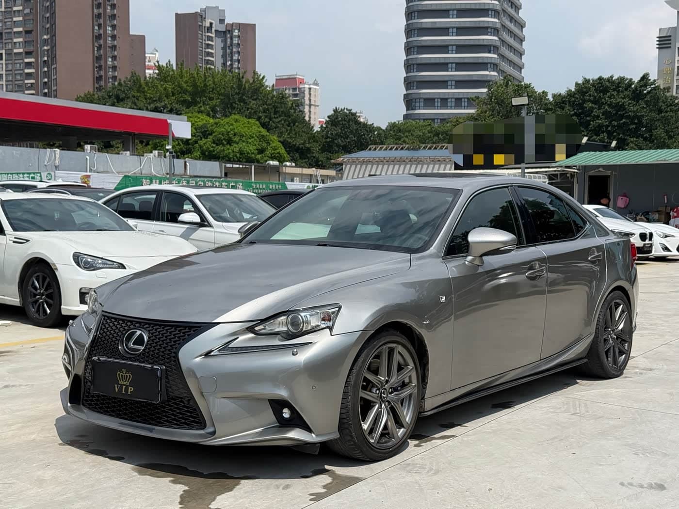 Lexus IS 2017 — Фото 1/9