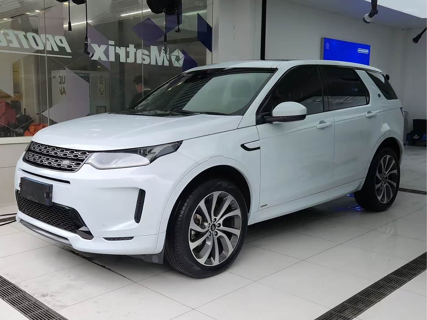 Land Rover Discovery Sport 2020 — Фото 1/9