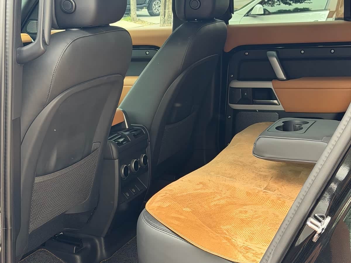 Land Rover Defender 2024 — Фото 9/16
