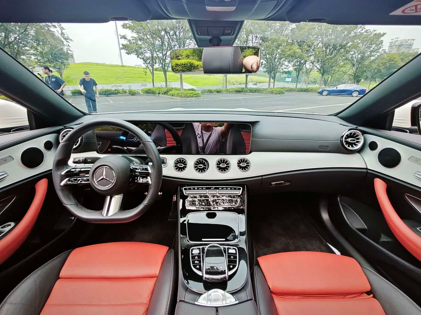 Mercedes-Benz E-Class 2022 — Фото 8/15