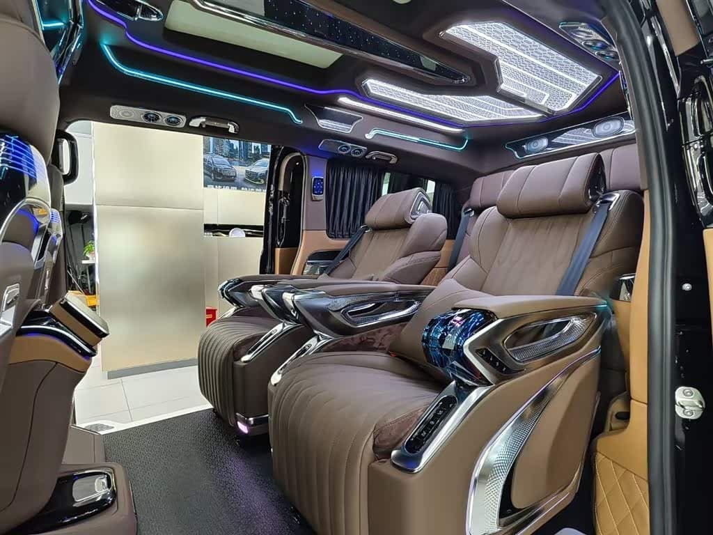 Mercedes-Benz Vito 2026 — Фото 13/17