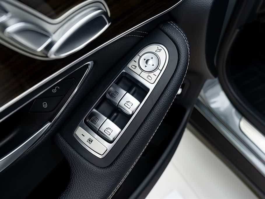 Mercedes-Benz GLC 2018 — Фото 14/20