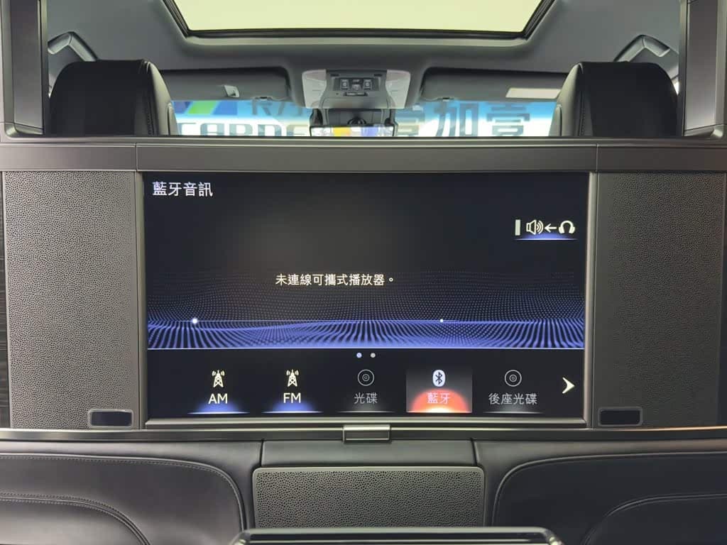 Lexus LM 2022 — Фото 19/20