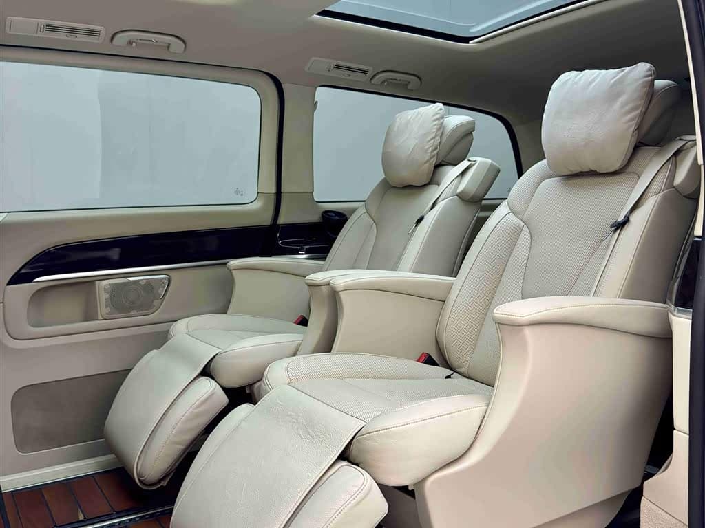 Mercedes-Benz V-Class 2019 — Фото 5/15
