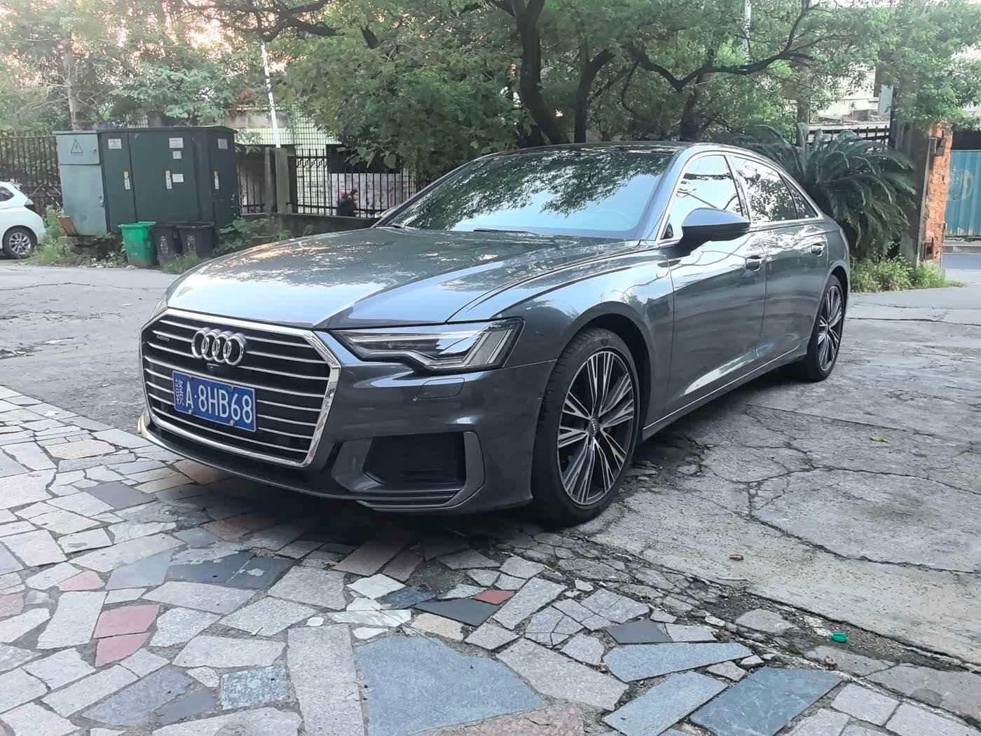 Audi A6L 2021 — Фото 1/20